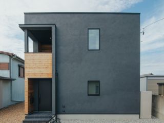 バルコニーを楽しむ2階リビングの家 写真