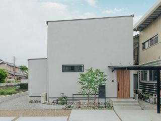 広がりとゆとりをつくる、ナチュラルモダンな家 写真