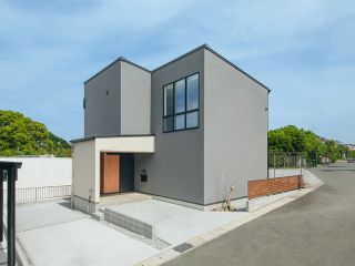 陽光に包まれるヌックとスキップフロアがある家 写真